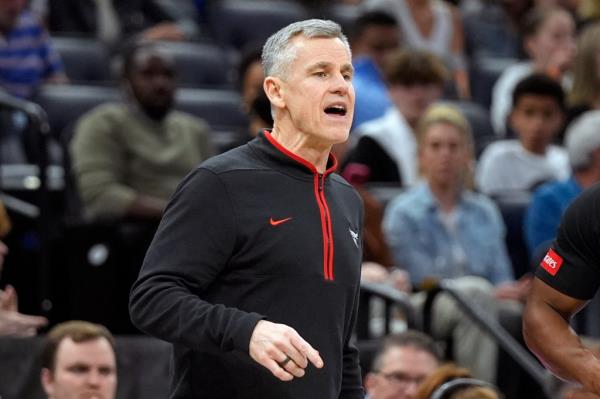 Bulls head coach Billy Do<em></em>novan directs his players against the Orlando Magic