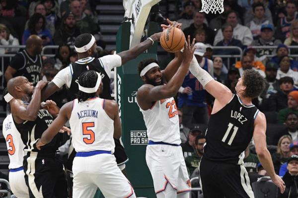 Mitchell Robinson played 19 minutes for the Knicks during their win against the Bucks.