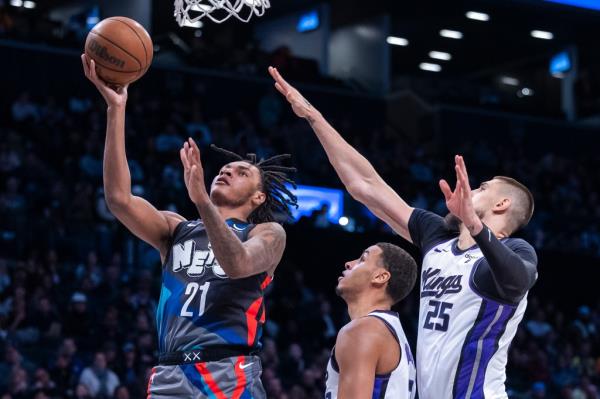 Noah Clowney became the fourth teenager to start a game for the Nets.