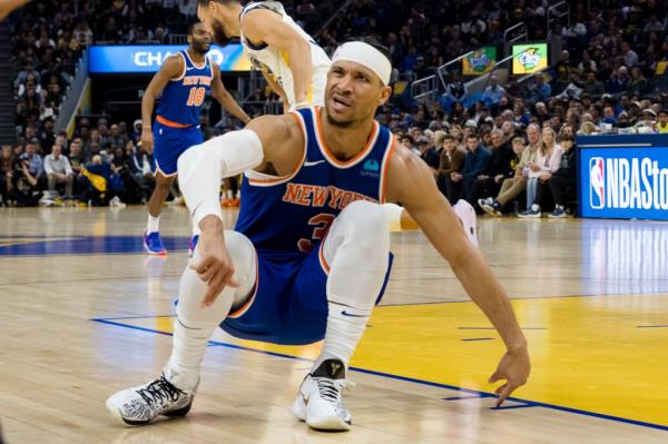 Josh Hart played all 48 minutes of the Knicks' win over the Warriors.