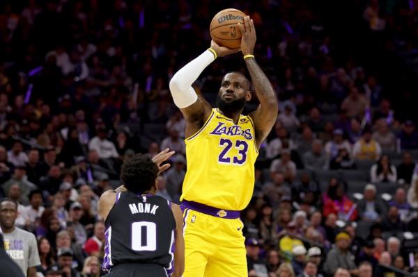 LeBron James and the Lakers currently sit ninth in the Western Conference.