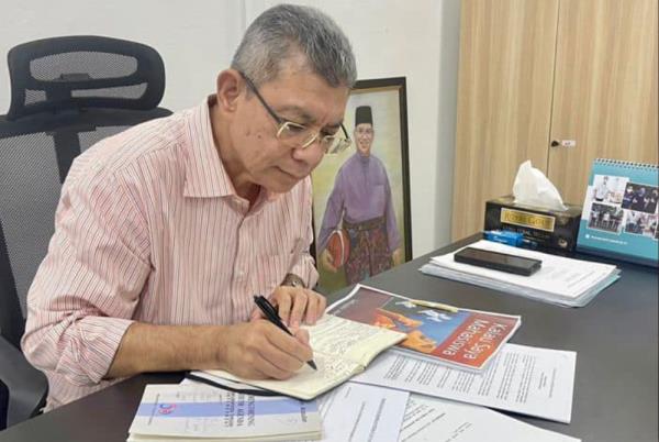 Saifuddin said that Bersatu had already crafted proposals for education reform, which were shared with both the Higher Education Ministry and the Education Ministry. - Photo courtesy of Saifuddin Abdullah/Facebook